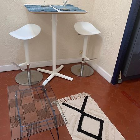 Un Appartement Atypiquement Provencal لو كانيت المظهر الخارجي الصورة